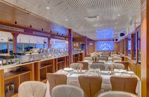 Dubai Marina: Sunset or Dinner Cruise with Live Shows & Open Bar