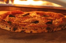 Ultimate Pizza Making Class with Wine Tasting in Rome
