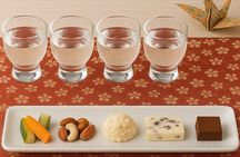 Experience of pairing sake tasting with snacks in Kyoto