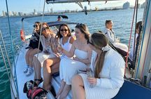 Gold Coast 2 hr Sailing Cruise with Drinks & Tasting Plate