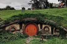 Private Hobbiton Movie Set and Rotorua Day Trip from Auckland