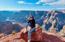 Las Vegas: Grand Canyon West Rim Bus Tour with Skywalk