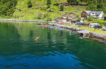 Kayak Tour to the 7 sisters in Geiranger