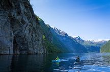 Kayak Tour to the 7 sisters in Geiranger