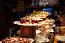 Barcelona Old City Guided Tour with Tapas and Drinks 