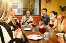 Barcelona Old City Guided Tour with Tapas and Drinks 