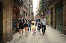 Barcelona Old City Guided Tour with Tapas and Drinks 