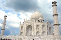 From Delhi : Safe & Secure Taj Mahal Premium Innova Car Day Tour 