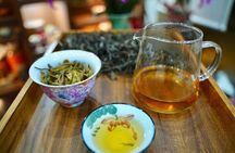 Daily Authentic Vietnam Tea Tasting & Train Street Tour 