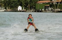 One Hour Waterskiing Lesson: Ultimate Miami Thrills