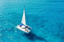 Catamaran Tour to Isla Mujeres Snorkeling with Buffet and Open Bar