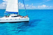 Catamaran Tour to Isla Mujeres Snorkeling with Buffet and Open Bar