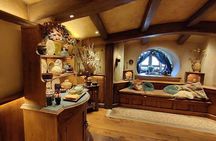 Private Tour from Auckland Hobbiton Rotorua and Wai-O-Tapu