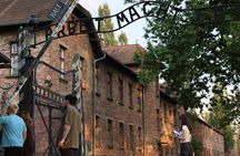 Auschwitz Tour with Minivan Hotel Pickup from Krakow