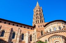 Paper chase in the historic center of Toulouse