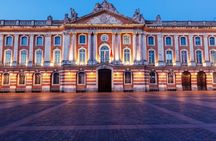 Paper chase in the historic center of Toulouse