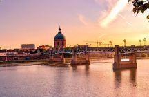 Paper chase in the historic center of Toulouse