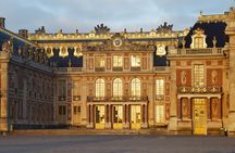 Versailles Guided Tour of the Palace with Gardens and Trianon