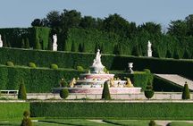 Versailles Guided Tour of the Palace with Gardens and Trianon