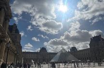 History Walking Tour at Paris along the Seine