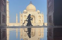 From Delhi: Private Sunrise Taj Mahal Tour By Car