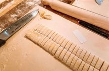 Authentic Pasta and Tiramisù cooking class at spanish steps