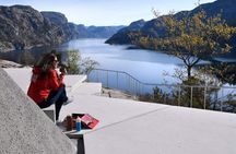 Stavanger: Lysefjord Minibus Tour and Optional Speedboat Safari