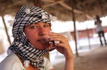 Hurghada: 6-Hour Jeep Desert Safari with BBQ Dinner & Show