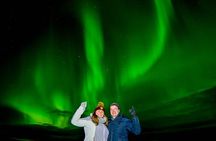 Northern Lights & Hot Choco: Private 4x4 Tour from Reykjavik