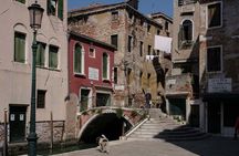 Tour Accompanied by St. Mark's Square and Rialto Bridge