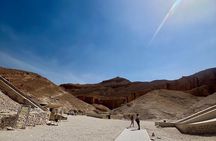 Luxor: Private Guided Tour Explore the East&West Banks in One Day