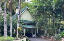 VIP Waimea Falls and Hiking Tour with Limousine Transport