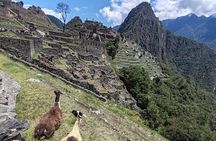 Machu Picchu Overnight Tour with Andean Weaving Experience 