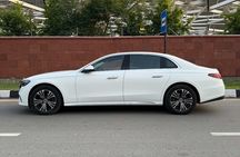 Luxury Taj Mahal Tour by Mercedes - BMW - Audi