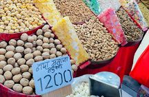 Customized Full Day Delhi Shopping Tour with Female Guide