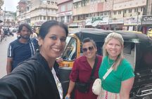 Udaipur: Old city Tuk Tuk Ride & Food Tour with Female guide