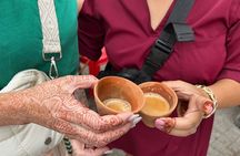 Udaipur: Old city Tuk Tuk Ride & Food Tour with Female guide