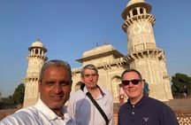 Taj Mahal & Agra Private Tour from Delhi with 5-Star Lunch
