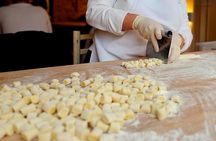 Pasta Fettuccine, Ravioli and Tiramisu Cooking Class in Florence