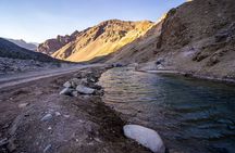 Reservoir Thermal Hill and Picnic Tour from Santiago