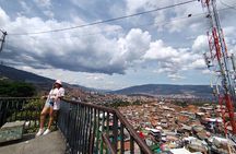 Comuna 13 Graffiti and Culture Tour with Metro Cable