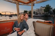 Amsterdam Classic Saloon Boat Canal Cruise with Live Guide