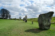 Private Neolithic Tour of the complete Stonehenge Landscape