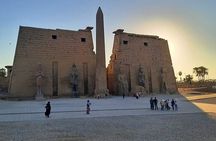 Overnight Nile River Cruise from Aswan to Luxor with Guided Tours