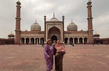 Heritage & Flavors of Delhi: Rickshaw Ride, Spices & Temples