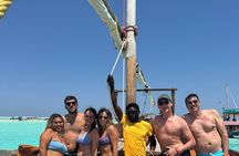 Discover the island of Mnemba, among dolphins and corals!