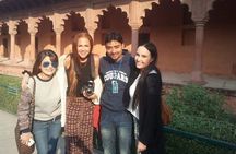 Agra Private Tour with Multilingual Guide and Skip the Queue