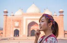 From Delhi: 2 Day Agra Tour with Private Tour Guide by Car