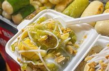 Ho Chi Minh City: Local Food Tour by Scooter with Vegan Option