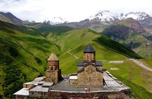 5-Day Best of Georgia Private Tour with Hotels, Meals & Guide